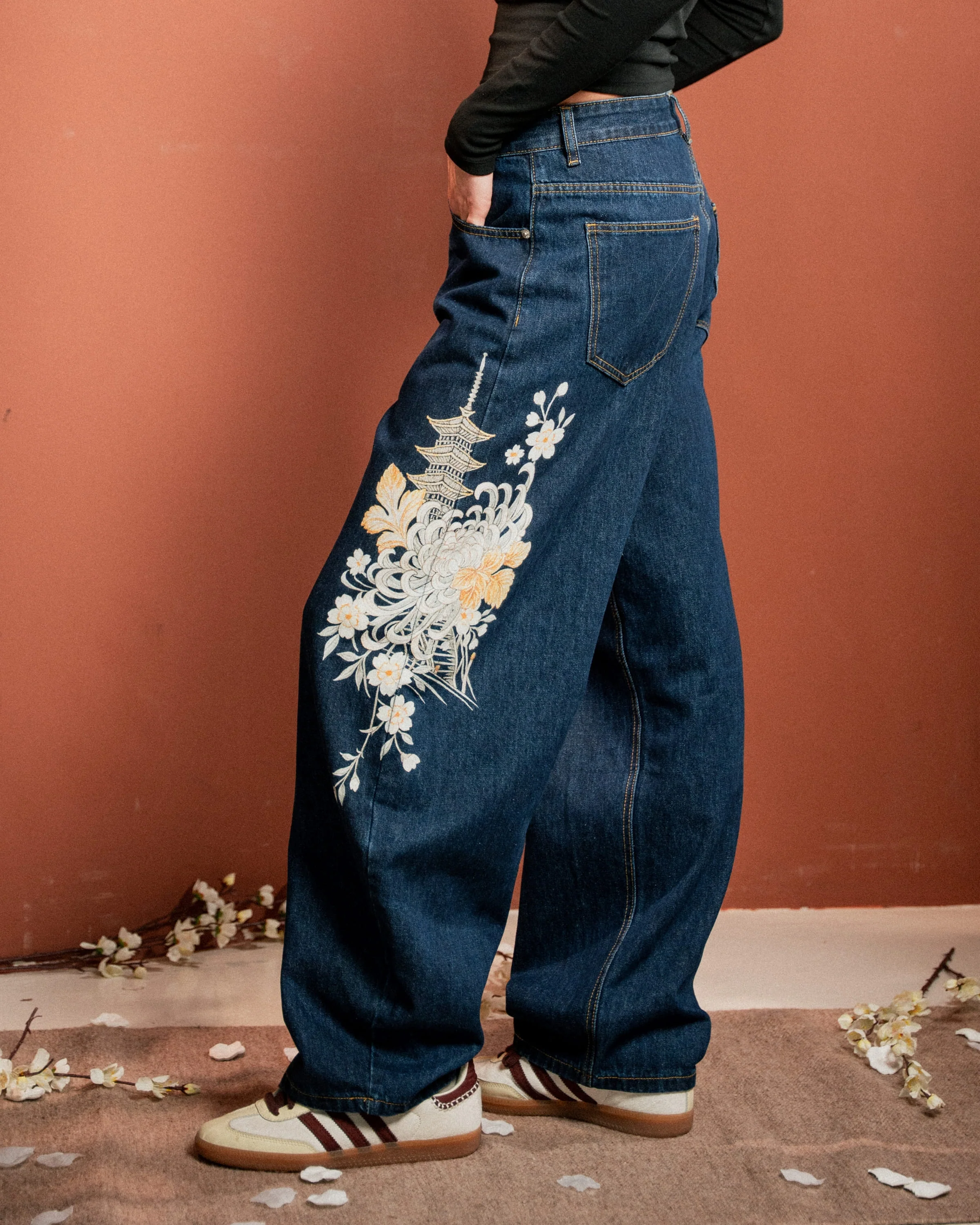 Temple Guardian Barrel Jeans - Image 4