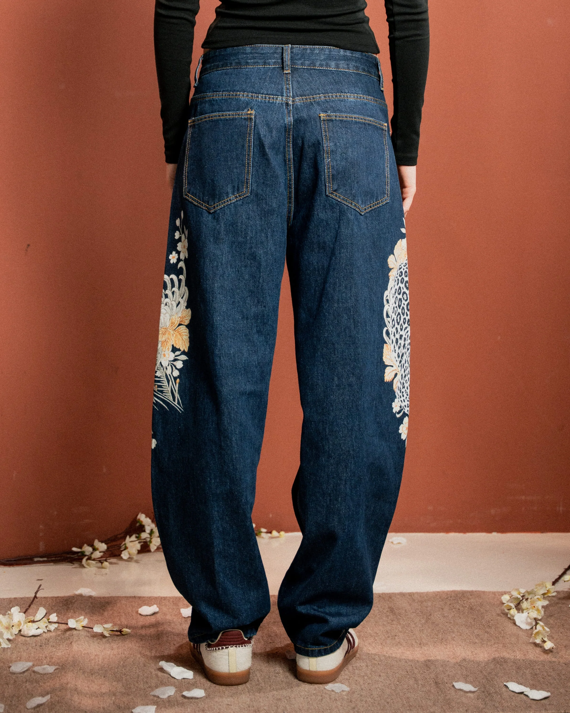 Temple Guardian Barrel Jeans - Image 5