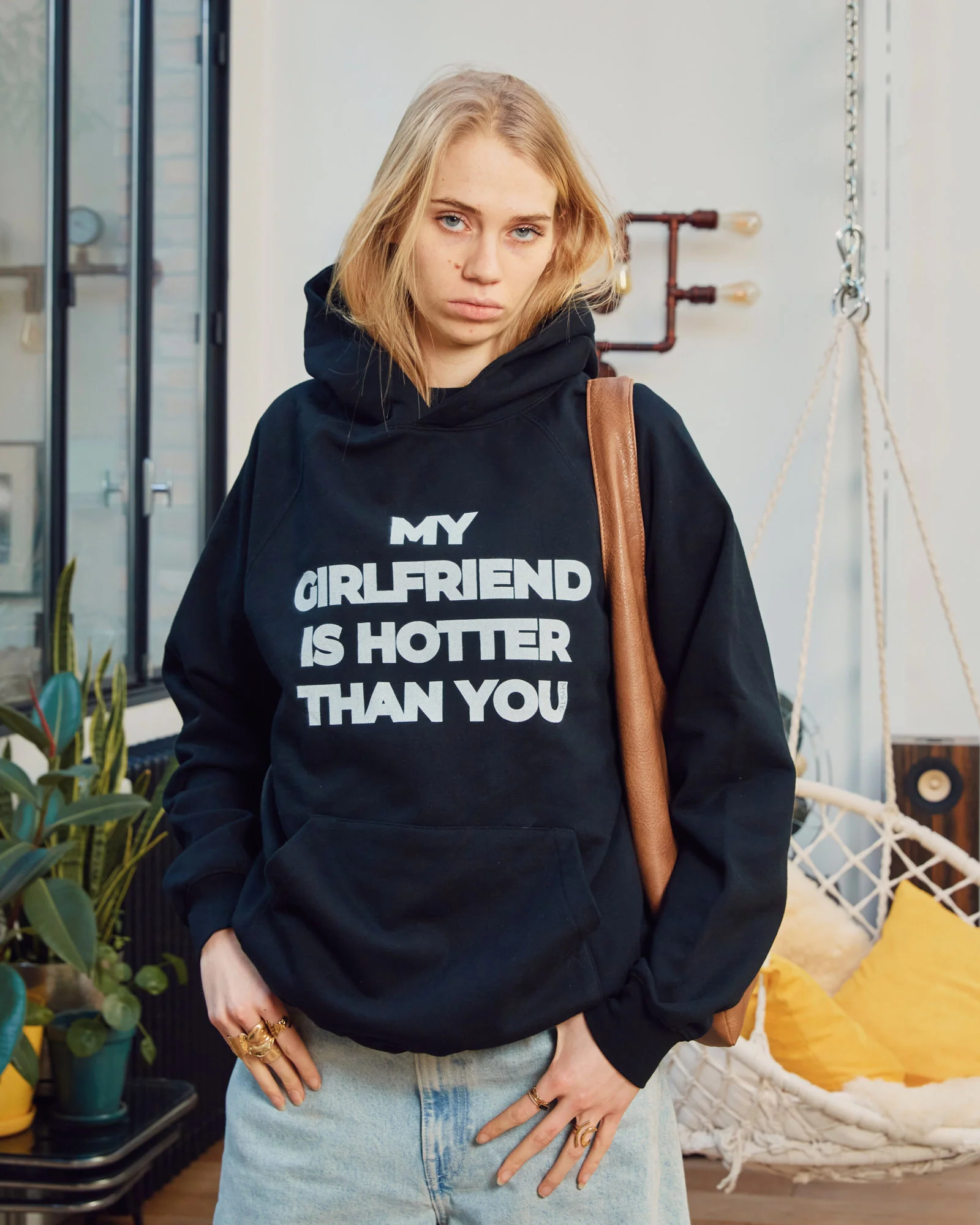 Very Hot Girlfriend - Image 2