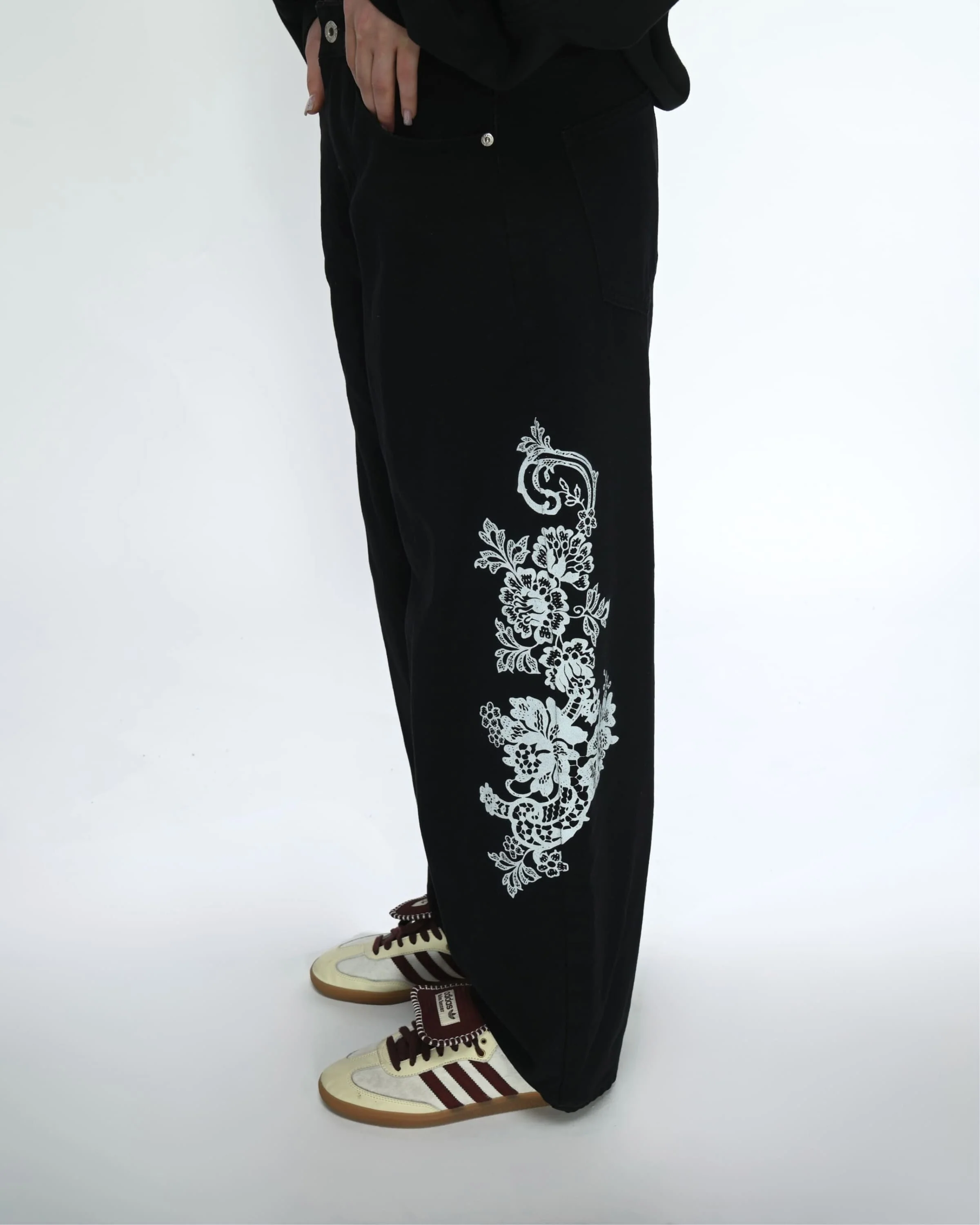 White Lace Barrel Jeans - Image 4